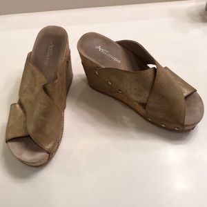 Antelope wedge sandals